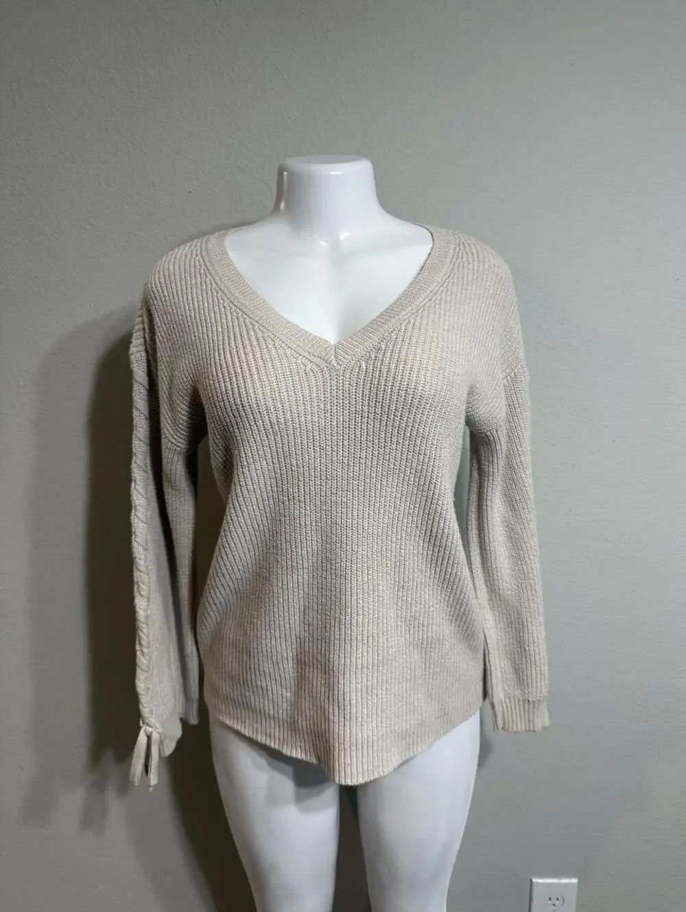 American Eagle Women's Cream and Tan Jumper